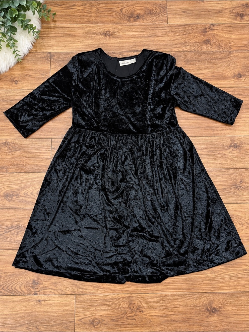 Vintage Worthington Velvet Women’s dress 14M 3/4 sleeve